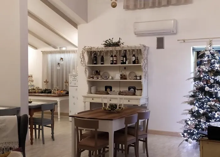 Bed and Breakfast Villaggio Cristina 4*
