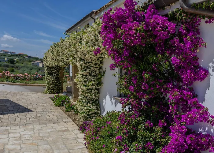 Villaggio Cristina Bed and Breakfast 4*